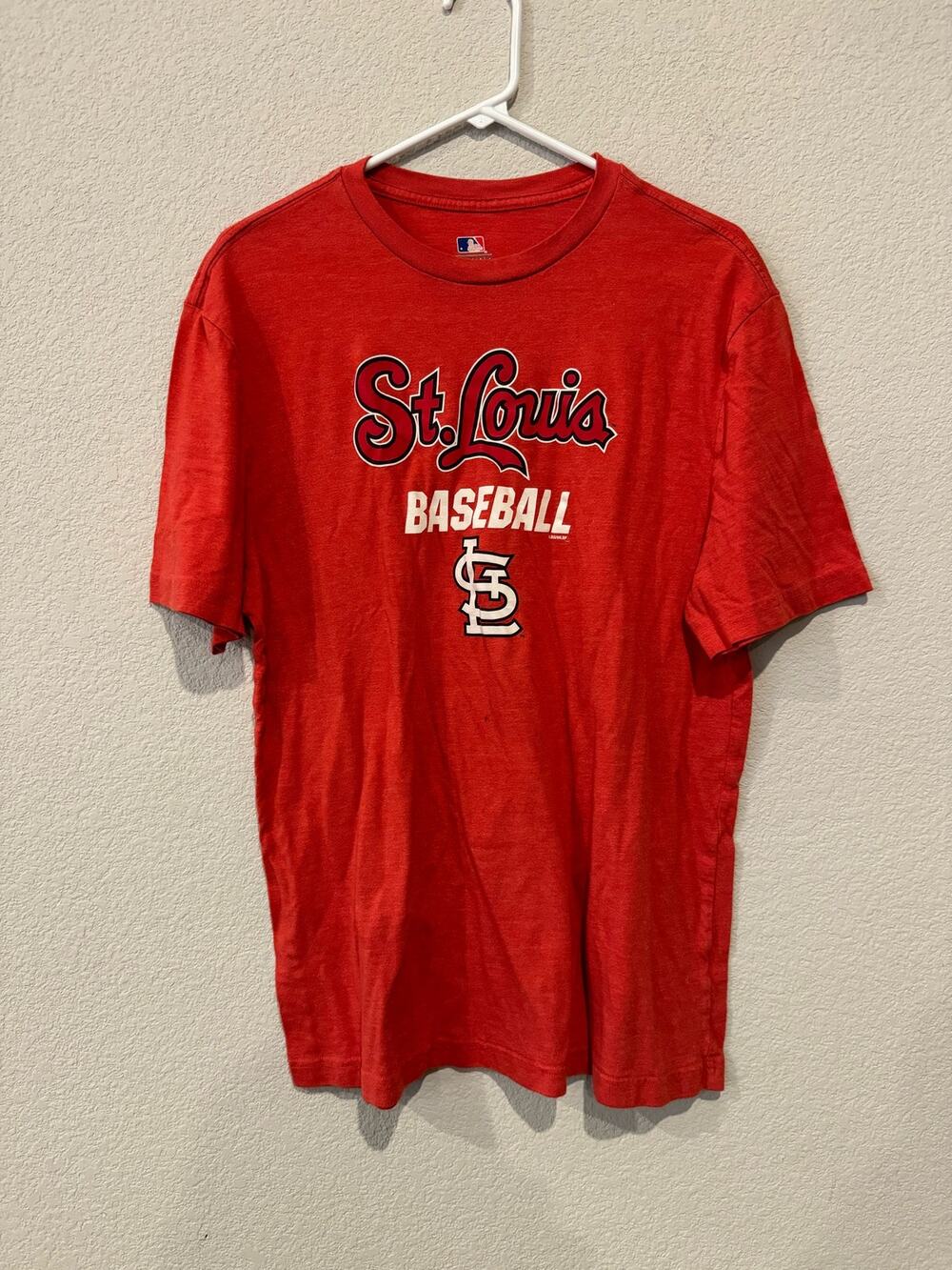 ST Louis Cardinals Men's Size Large Short Sleeve Crew Neck T-Shirt Red MLB